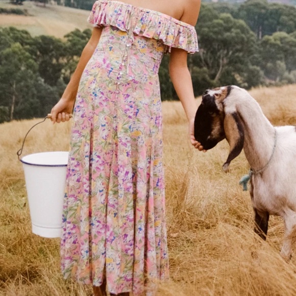 ❣️MOVING SALE ❣️Spell Dolly Off the Shoulder Gown - Picture 2 of 8